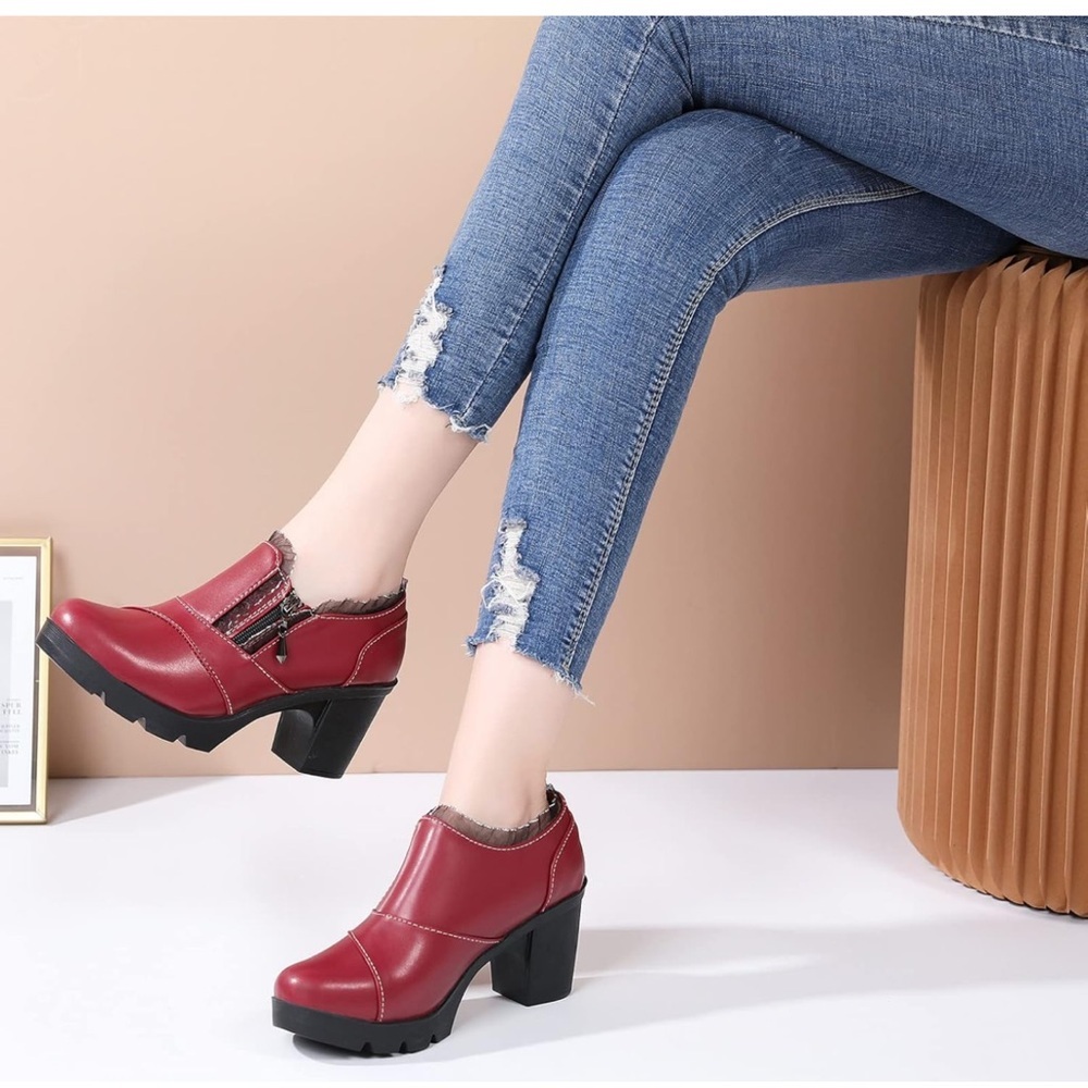NWT Burgundy and Black Heeled Boots 6.5 - Picture 9 of 9